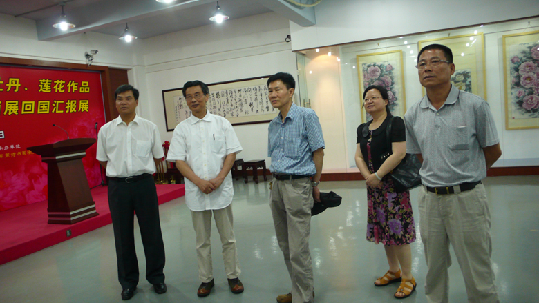 2012年7月2日，民革广东省专职副主委到本院美术馆参观