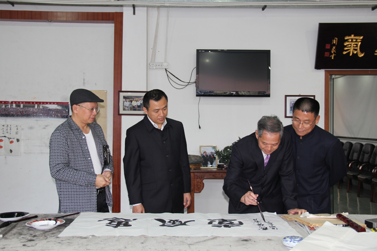 2013年2月2日，广东省人民政府文史研究馆馆员作品邀请展在本院美术馆举行